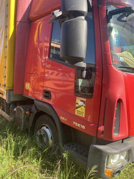 Iveco - Kamion sa ceradom: slika 3 Iveco - Kamion sa ceradom: slika 3