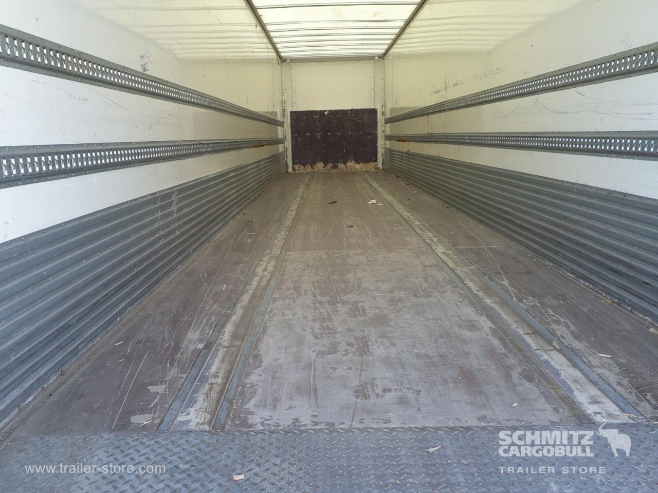 LECI TRAILER Dryfreight Standard Roller shutter door - Poluprikolica sa zatvorenim sandukom: slika 3 LECI TRAILER Dryfreight Standard Roller shutter door - Poluprikolica sa zatvorenim sandukom: slika 3