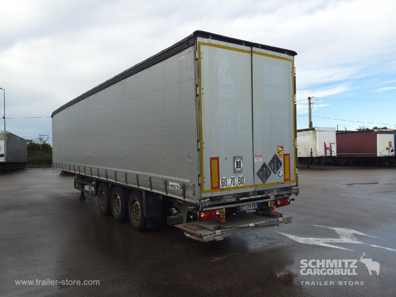 SCHMITZ Curtainsider Standard Taillift - Poluprikolica sa ceradom: slika 4 SCHMITZ Curtainsider Standard Taillift - Poluprikolica sa ceradom: slika 4