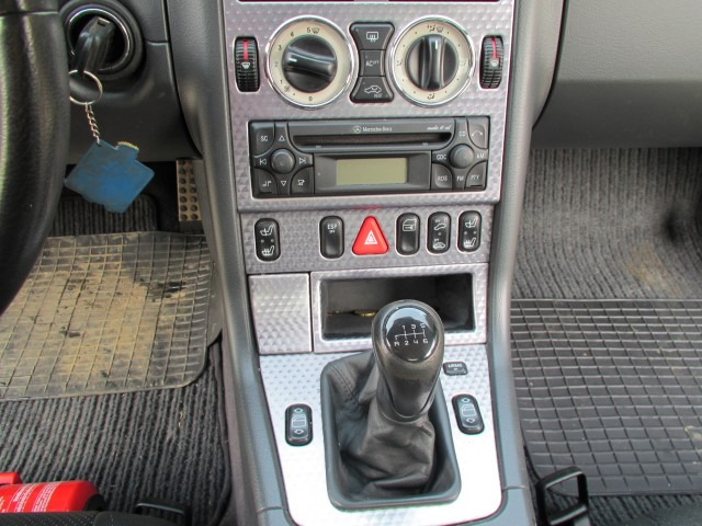 Automobil Mercedes SLK 200: slika 9