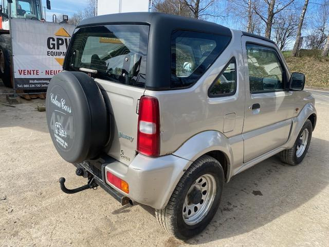 Suzuki Jimny - Automobil: slika 3 Suzuki Jimny - Automobil: slika 3