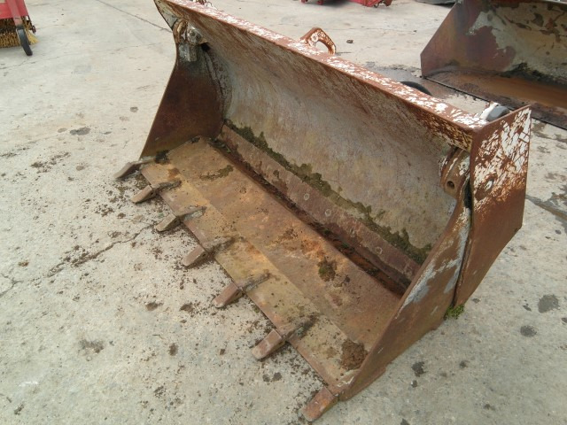 Volvo L 30 - Utovarna kašika: slika 1 Volvo L 30 - Utovarna kašika: slika 1