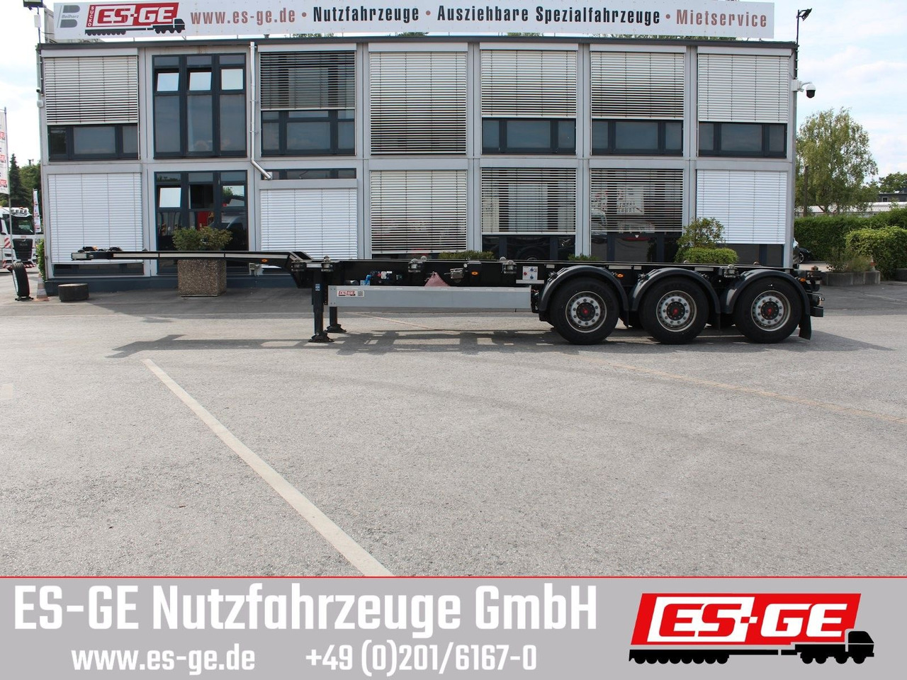Kögel Port 40 simplex, pneumatischer Heckausschub - Poluprikolica za prevoz kontejnera/ Poluprikolica sa promenjivim sandukom: slika 1 Kögel Port 40 simplex, pneumatischer Heckausschub - Poluprikolica za prevoz kontejnera/ Poluprikolica sa promenjivim sandukom: slika 1