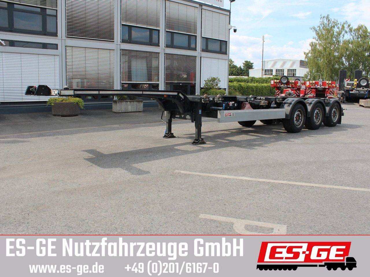 Kögel Port 40 simplex, pneumatischer Heckausschub - Poluprikolica za prevoz kontejnera/ Poluprikolica sa promenjivim sandukom: slika 2 Kögel Port 40 simplex, pneumatischer Heckausschub - Poluprikolica za prevoz kontejnera/ Poluprikolica sa promenjivim sandukom: slika 2