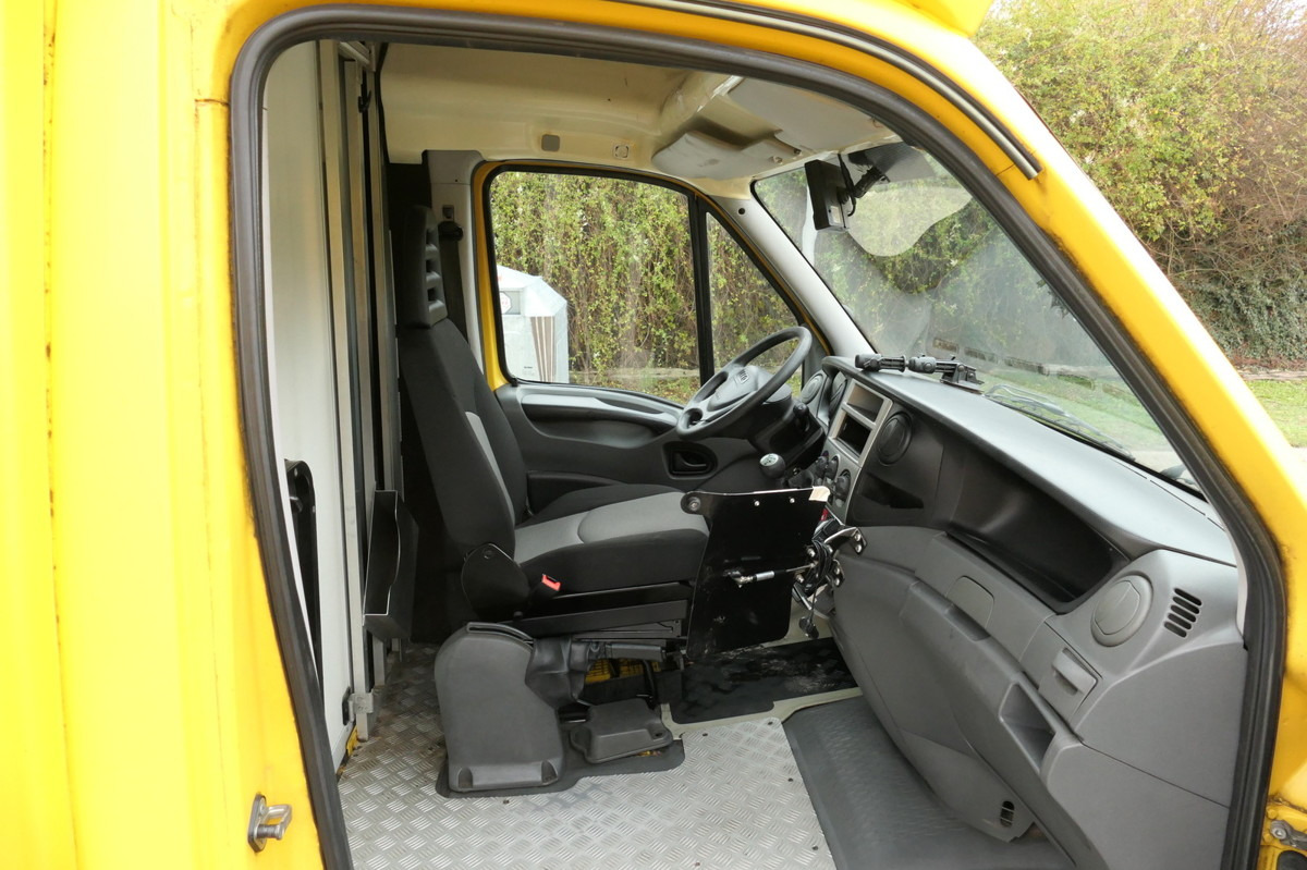 Dostavno vozilo sa zatvorenim sandukom IVECO Daily 35 S11 C30C AUTOMATIK KAMERA MAXI Regale D: slika 5