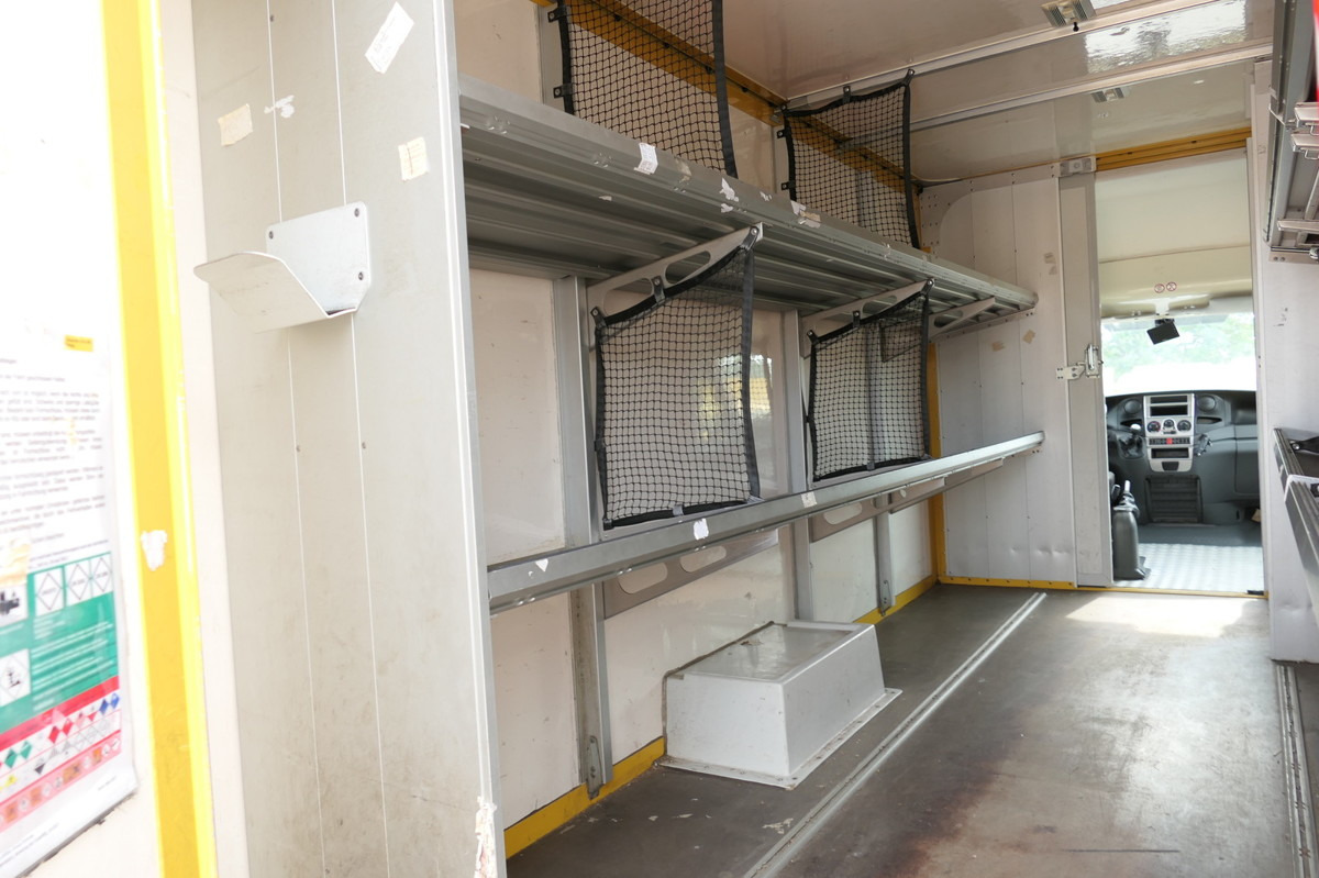 Dostavno vozilo sa zatvorenim sandukom IVECO Daily 35 S11 C30C AUTOMATIK KAMERA MAXI Regale D: slika 7 Dostavno vozilo sa zatvorenim sandukom IVECO Daily 35 S11 C30C AUTOMATIK KAMERA MAXI Regale D: slika 7