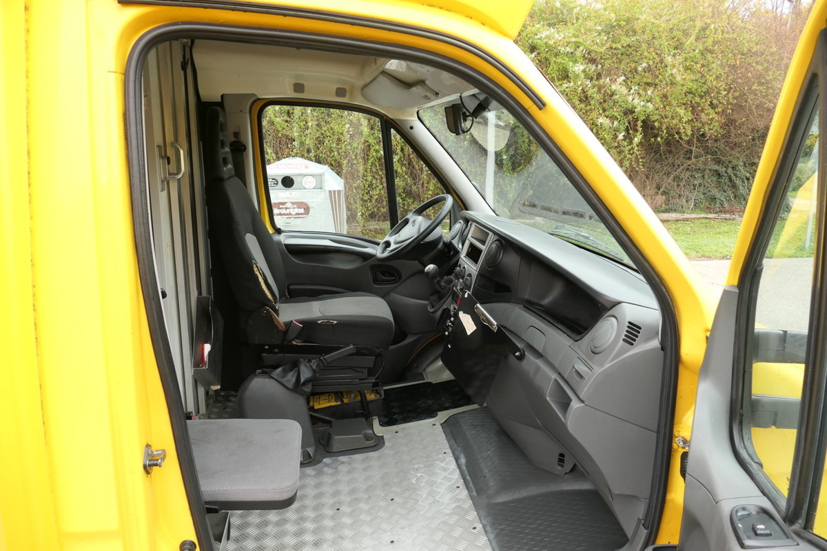 Dostavno vozilo sa zatvorenim sandukom IVECO Daily 35 S11 C30C AUTOMATIK KAMERA MAXI Regale D: slika 5