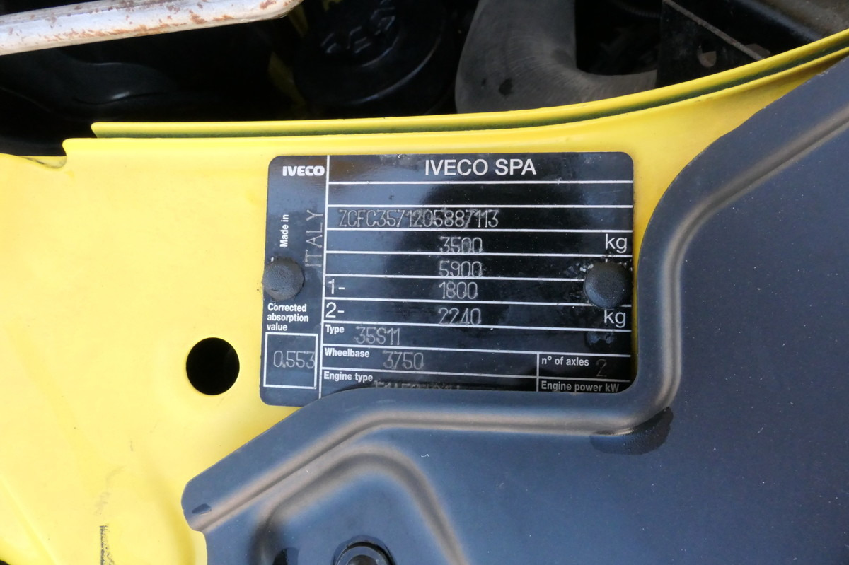 Dostavno vozilo sa zatvorenim sandukom IVECO Daily 35 S11 C30C AUTOMATIK KAMERA MAXI Regale D: slika 12