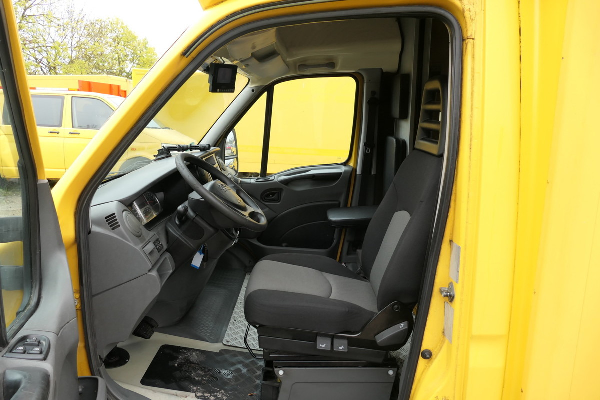 Interior photo 2: Dostavno vozilo sa zatvorenim sandukom IVECO Daily 35 S11 C30C AUTOMATIK KAMERA MAXI Regale D