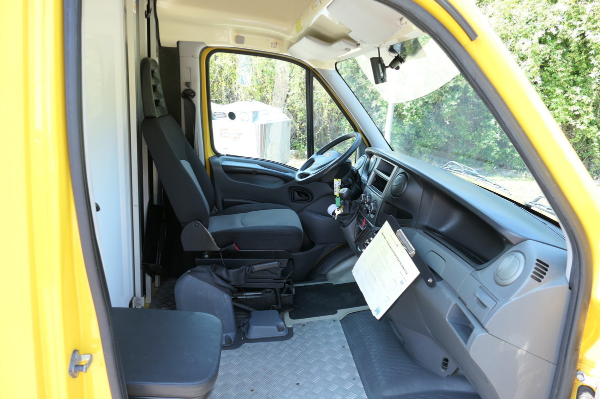 IVECO Daily 35 S11 C30C AUTOMATIK KAMERA Regale LUFT D - Dostavno vozilo sa zatvorenim sandukom: slika 5 IVECO Daily 35 S11 C30C AUTOMATIK KAMERA Regale LUFT D - Dostavno vozilo sa zatvorenim sandukom: slika 5