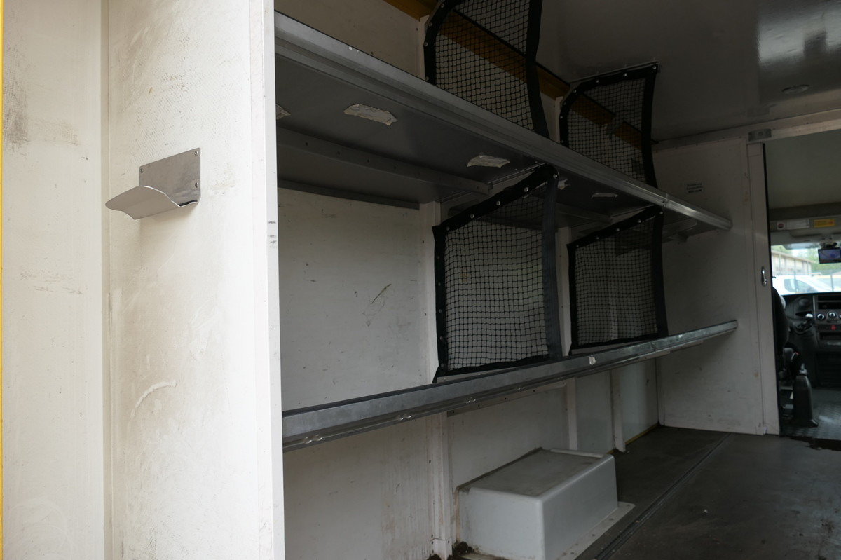 IVECO Daily 35 S11 C30C AUTOMATIK KAMERA Regale LUFT D - Dostavno vozilo sa zatvorenim sandukom: slika 5 IVECO Daily 35 S11 C30C AUTOMATIK KAMERA Regale LUFT D - Dostavno vozilo sa zatvorenim sandukom: slika 5