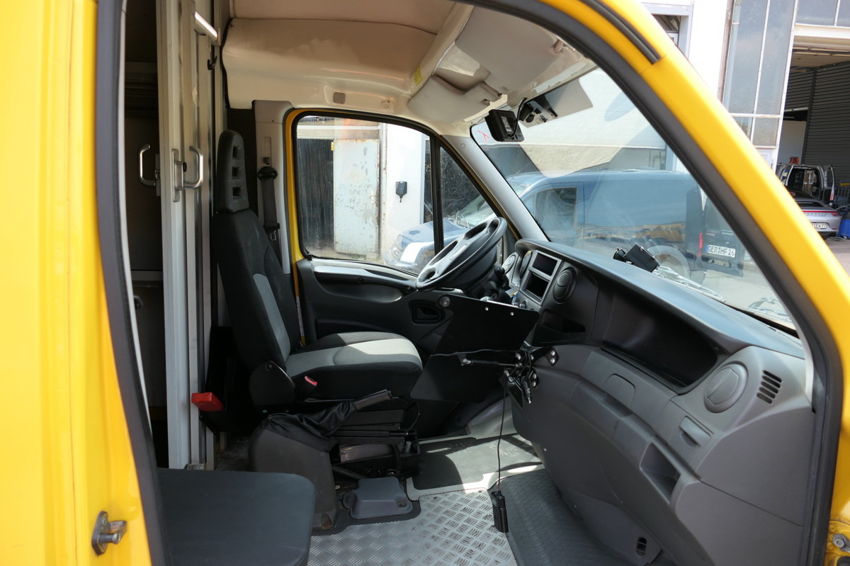 IVECO Daily 35 S11 C30C AUTOMATIK KAMERA Regale LUFT D - Dostavno vozilo sa zatvorenim sandukom: slika 5 IVECO Daily 35 S11 C30C AUTOMATIK KAMERA Regale LUFT D - Dostavno vozilo sa zatvorenim sandukom: slika 5