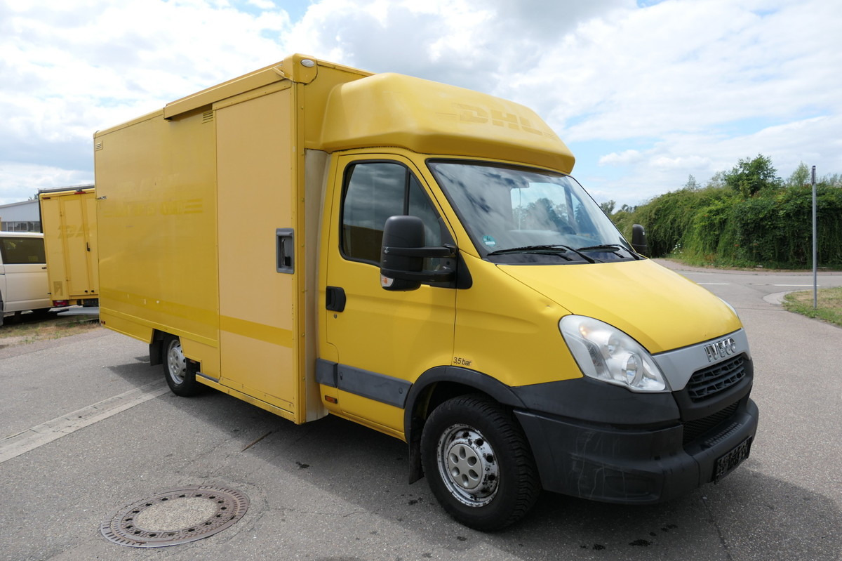 IVECO Daily 35 S11 C30C AUTOMATIK KAMERA Regale LUFT D - Dostavno vozilo sa zatvorenim sandukom: slika 2 IVECO Daily 35 S11 C30C AUTOMATIK KAMERA Regale LUFT D - Dostavno vozilo sa zatvorenim sandukom: slika 2
