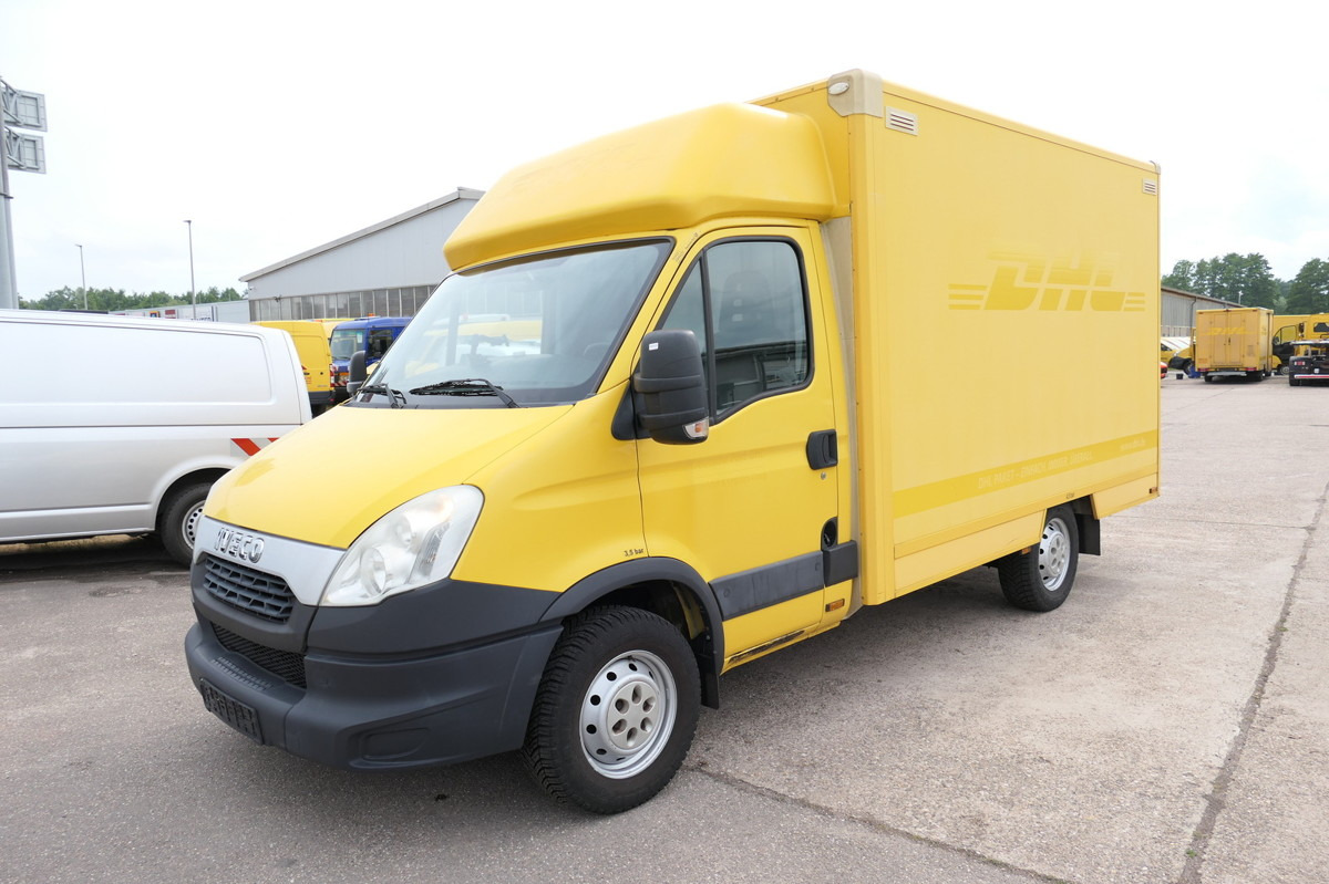 IVECO Daily 35 S11 C30C Kurz AUTOMATIK KAMERA Regale L - Dostavno vozilo sa zatvorenim sandukom: slika 1 IVECO Daily 35 S11 C30C Kurz AUTOMATIK KAMERA Regale L - Dostavno vozilo sa zatvorenim sandukom: slika 1
