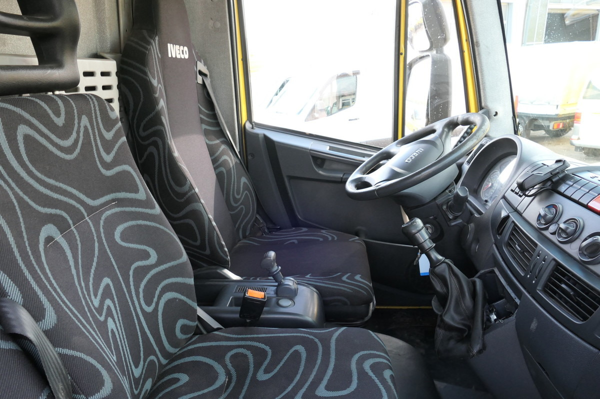 Interior photo 1: IVECO EuroCargo ML 120 E28/P AHK LBW Koffer 7,00x2,44x IVECO EuroCargo ML 120 E28/P AHK LBW Koffer 7,00x2,44x