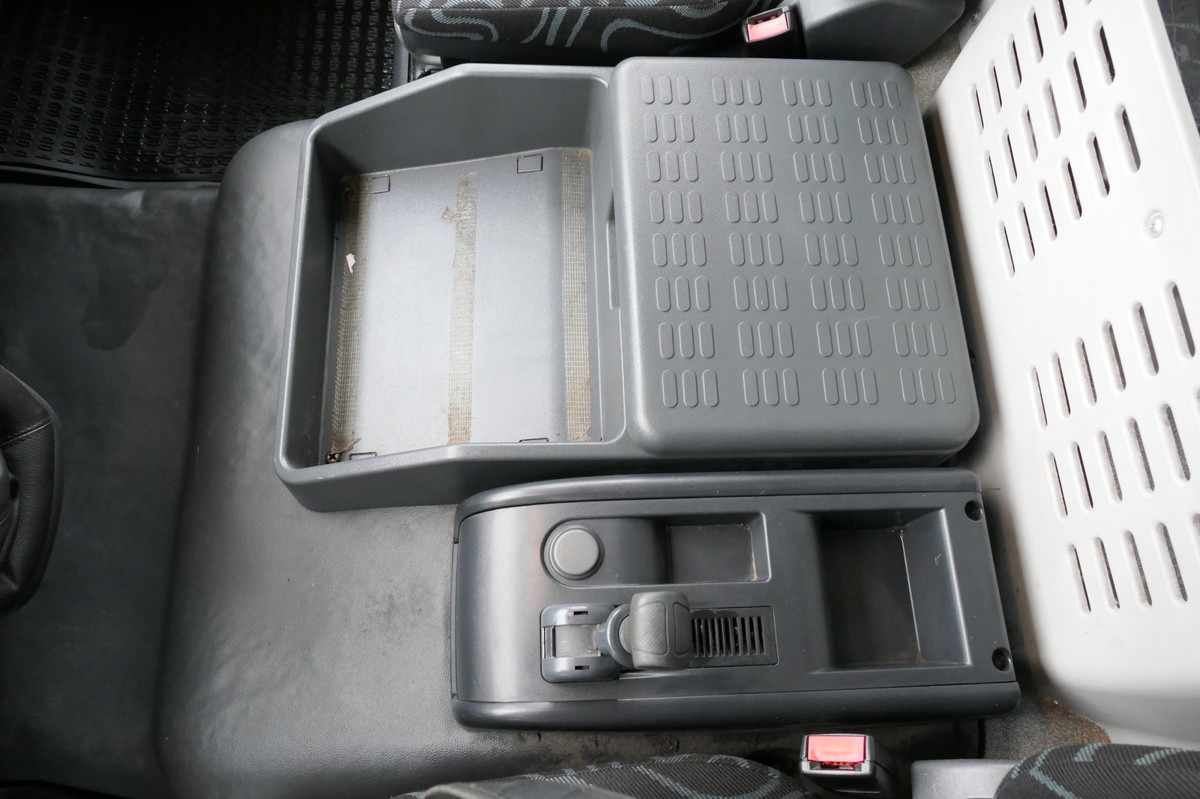 Kamion sa zatvorenim sandukom IVECO EuroCargo ML 75 E 16 P LBW LUFT EURO-5: slika 8