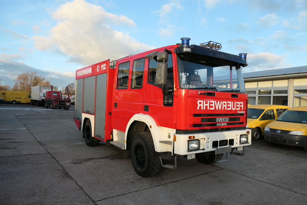 IVECO FF 95 E LF 8 DoKa AHK 4X4 SFZ FEUERWEHR Einzelbe - Vatrogasni kamion: slika 1 IVECO FF 95 E LF 8 DoKa AHK 4X4 SFZ FEUERWEHR Einzelbe - Vatrogasni kamion: slika 1
