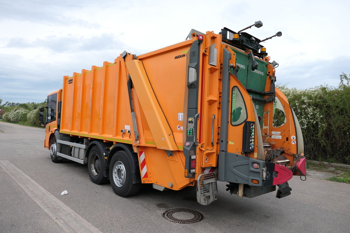 MERCEDES-BENZ 2635 NGE-L62N Econic Aufbau Zöller Medium KLIMA - Kamion za smeće: slika 1 MERCEDES-BENZ 2635 NGE-L62N Econic Aufbau Zöller Medium KLIMA - Kamion za smeće: slika 1