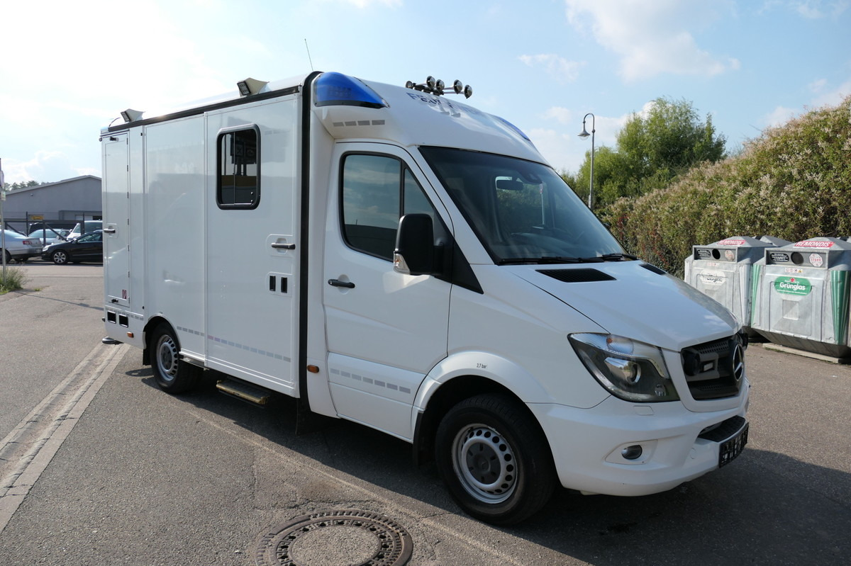MERCEDES-BENZ 319 Sprinter 6-Zylinder Rettungswagen Strobel - Vozilo hitne pomoći: slika 3 MERCEDES-BENZ 319 Sprinter 6-Zylinder Rettungswagen Strobel - Vozilo hitne pomoći: slika 3