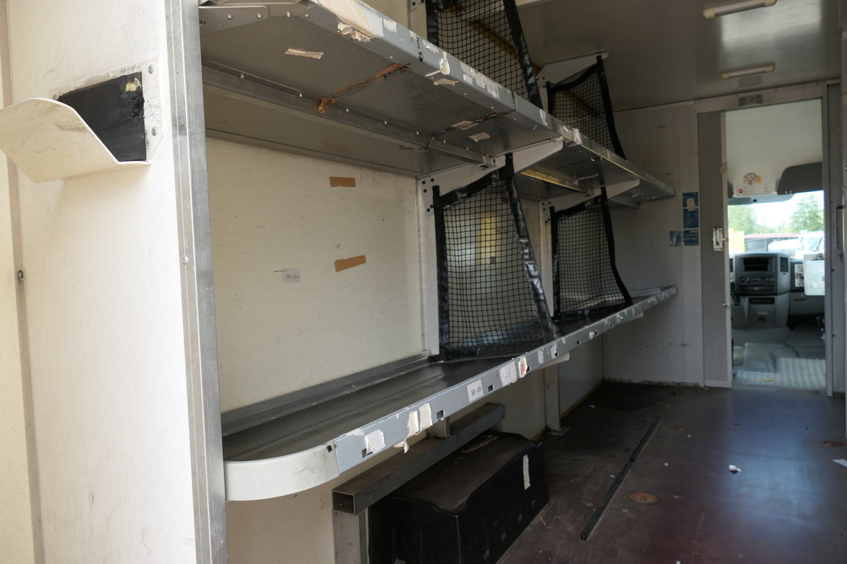 MERCEDES-BENZ SPRINTER 310 CDI MAXI EURO-5 KOFFER REGALE KAMER - Dostavno vozilo sa zatvorenim sandukom: slika 5 MERCEDES-BENZ SPRINTER 310 CDI MAXI EURO-5 KOFFER REGALE KAMER - Dostavno vozilo sa zatvorenim sandukom: slika 5