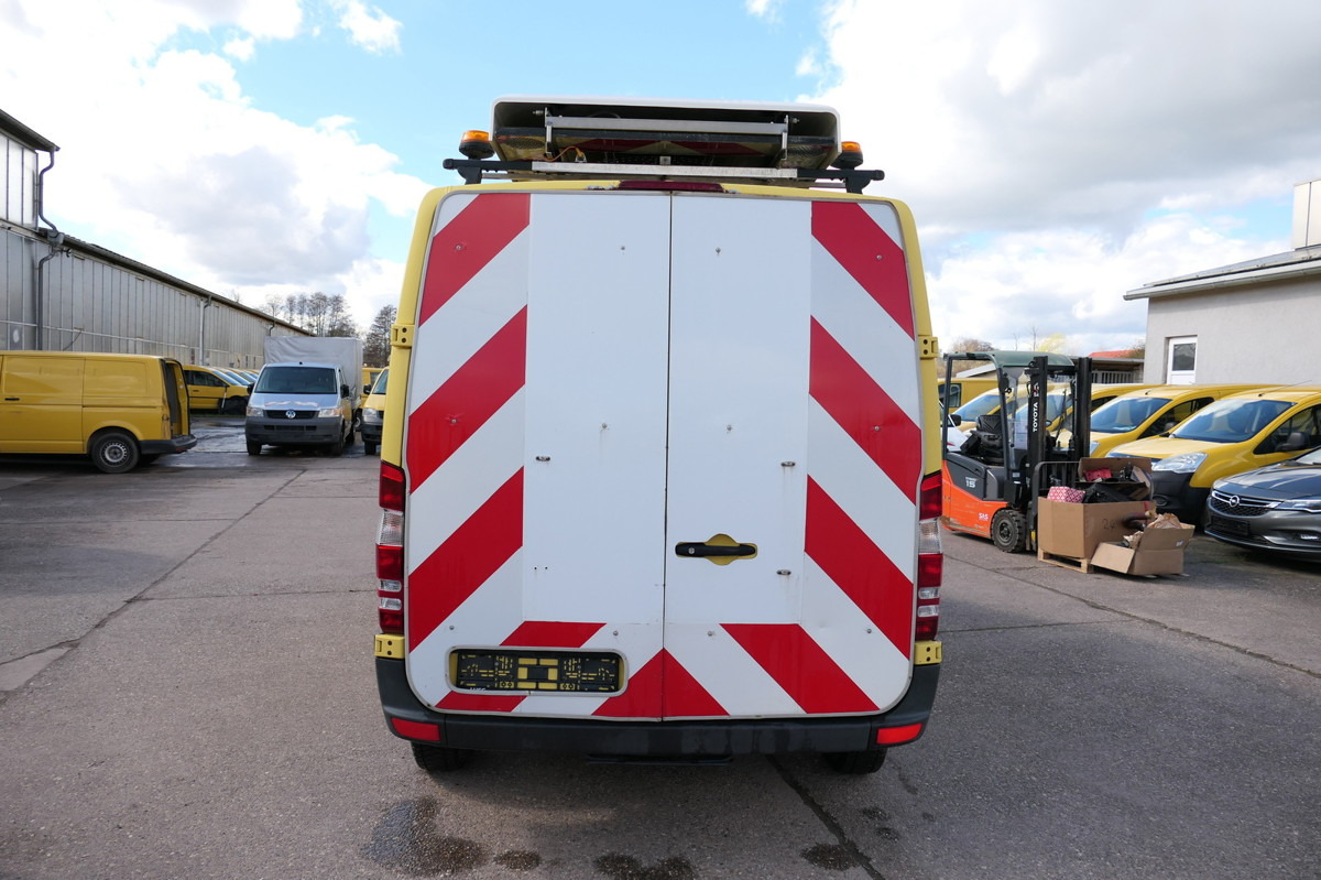 MERCEDES-BENZ Sprinter 216 CDI KLIMA - Begleitfahrzeug SCHLAFB - Mali kombi: slika 4 MERCEDES-BENZ Sprinter 216 CDI KLIMA - Begleitfahrzeug SCHLAFB - Mali kombi: slika 4