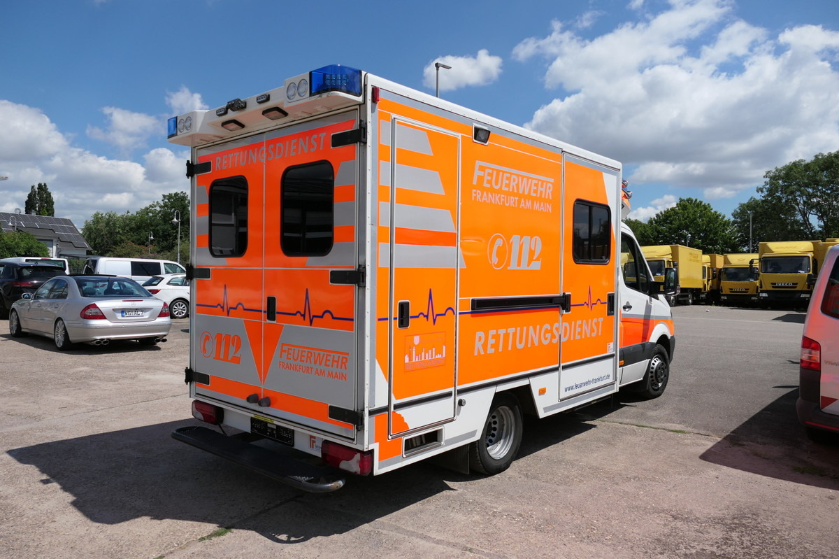 MERCEDES-BENZ Sprinter 519 CDI Klima Krankenwagen Fahrtec Aufb - Vozilo hitne pomoći: slika 4 MERCEDES-BENZ Sprinter 519 CDI Klima Krankenwagen Fahrtec Aufb - Vozilo hitne pomoći: slika 4