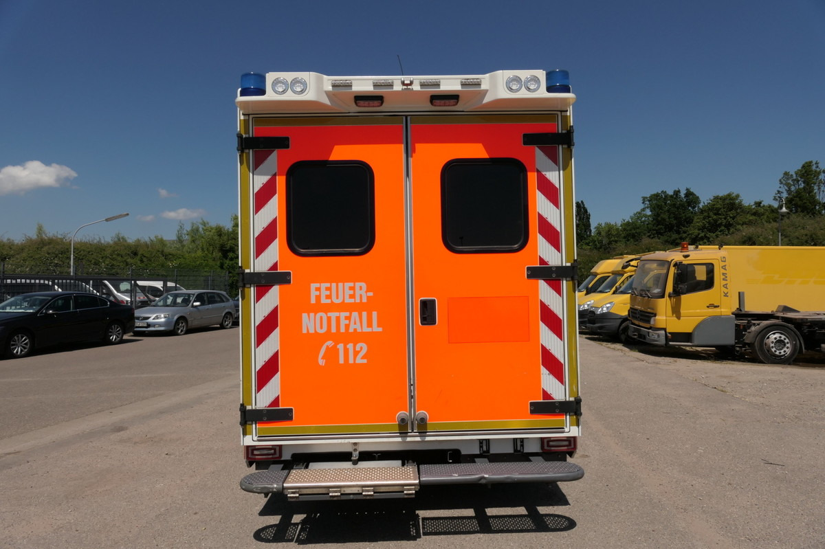 MERCEDES-BENZ Sprinter 519 CDI Klima Krankenwagen - Vozilo hitne pomoći: slika 5 MERCEDES-BENZ Sprinter 519 CDI Klima Krankenwagen - Vozilo hitne pomoći: slika 5