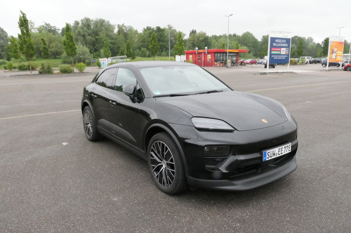 PORSCHE Macan 4 Electric - Bose Soundsystem Kombilimousi - SUVSUV: slika 2 PORSCHE Macan 4 Electric - Bose Soundsystem Kombilimousi - SUVSUV: slika 2
