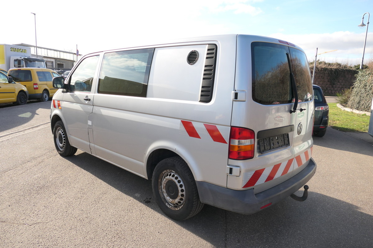 VW T5 Transporter 2.5 TDI 2-Sitzer 4Motion AHK KLIM - Mali kombi: slika 4 VW T5 Transporter 2.5 TDI 2-Sitzer 4Motion AHK KLIM - Mali kombi: slika 4