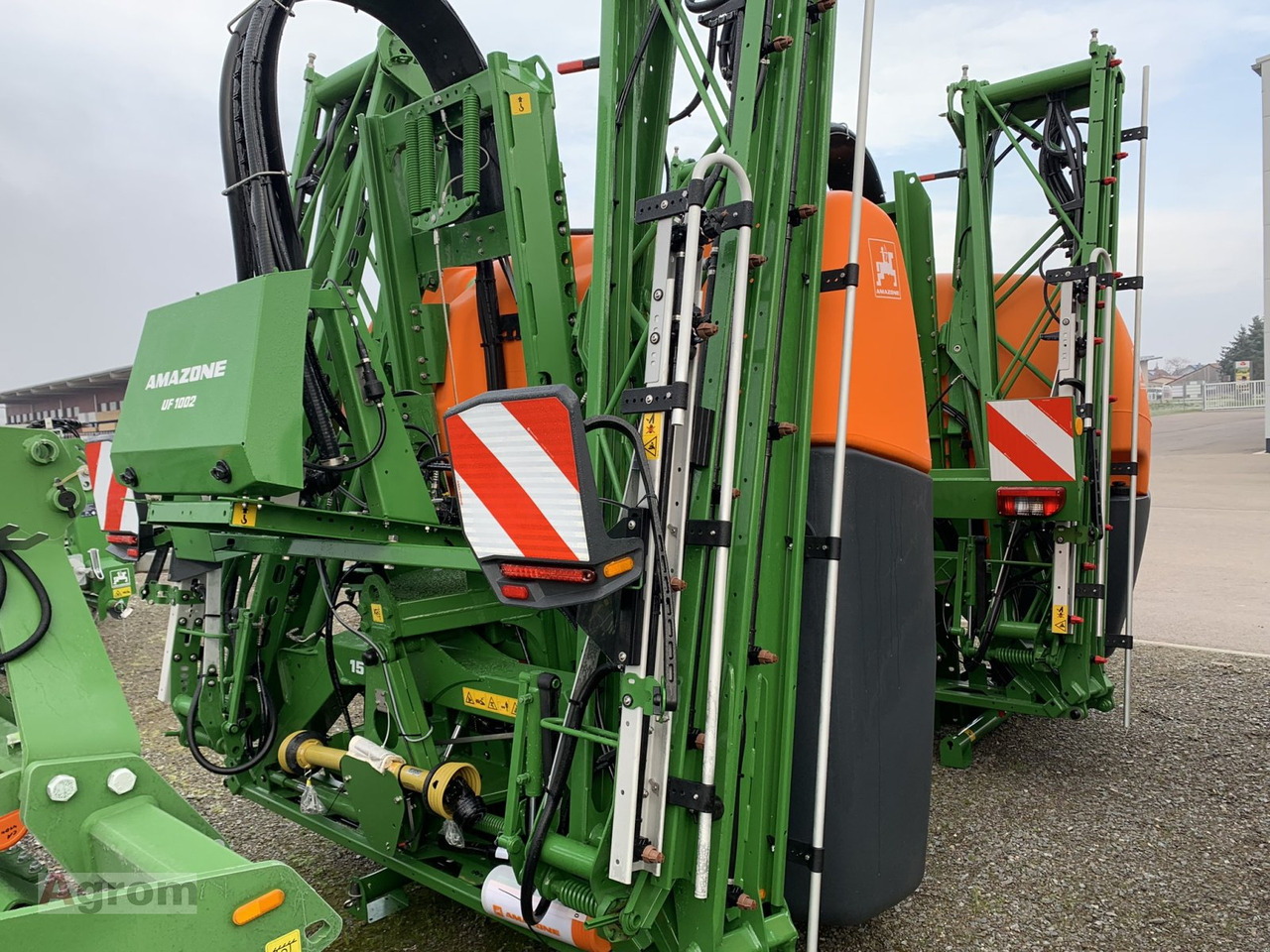 Amazone UF 1002 - Prskalica montirana na traktor: slika 2 Amazone UF 1002 - Prskalica montirana na traktor: slika 2