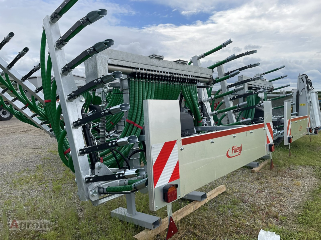 Fliegl Schleppschuhverteiler Compact 6,0 m - Deponator gnojnice: slika 4 Fliegl Schleppschuhverteiler Compact 6,0 m - Deponator gnojnice: slika 4