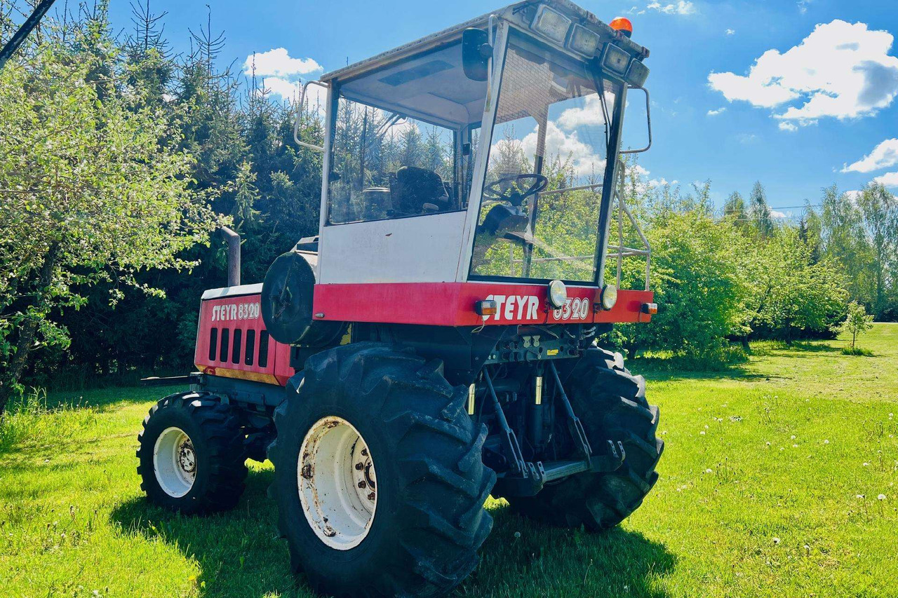 Steyr 8320 - Traktor: slika 1 Steyr 8320 - Traktor: slika 1