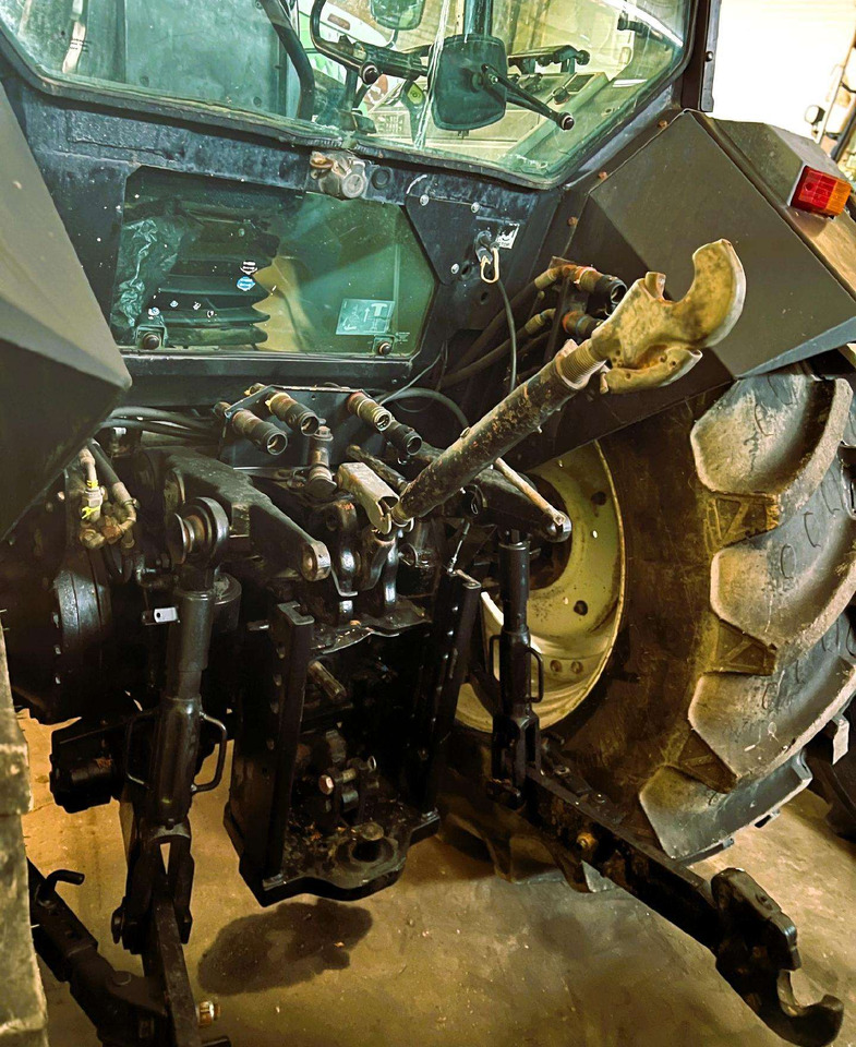 Valtra 8450 Mega - Traktor: slika 5 Valtra 8450 Mega - Traktor: slika 5