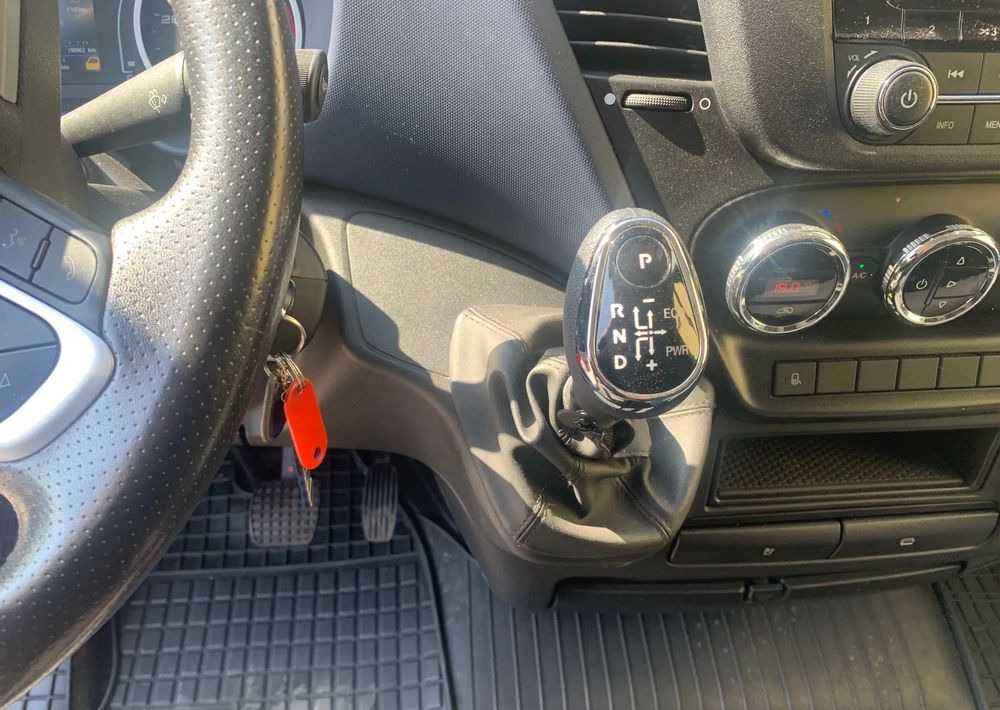 Furgon Iveco DAILY: slika 8
