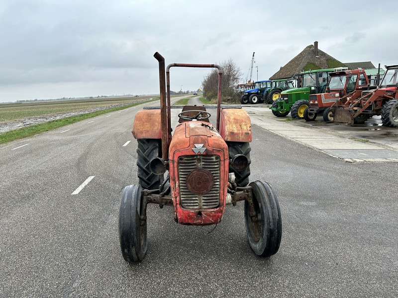 Massey Ferguson 35 - Traktor: slika 2 Massey Ferguson 35 - Traktor: slika 2