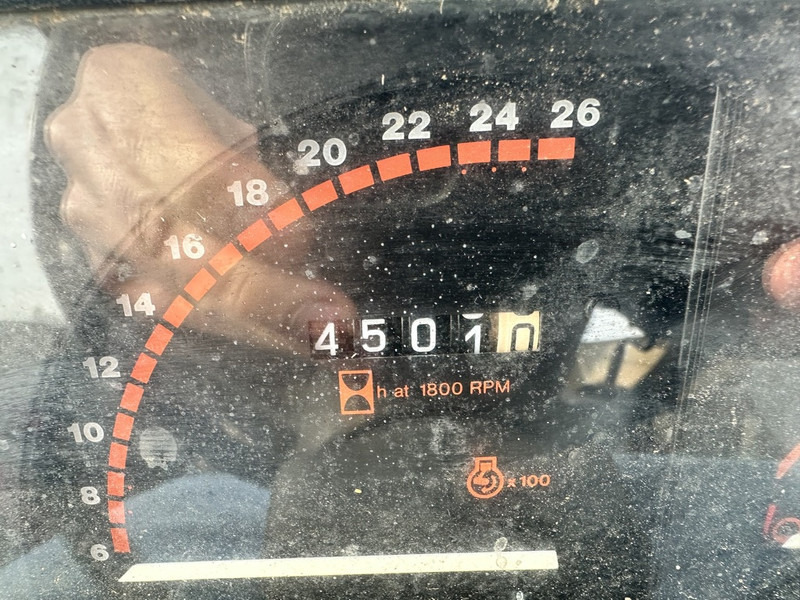 Massey Ferguson 375 - Traktor: slika 5 Massey Ferguson 375 - Traktor: slika 5