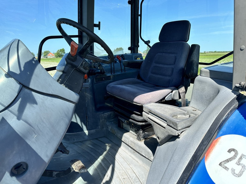 New Holland 8260 - Traktor: slika 5 New Holland 8260 - Traktor: slika 5