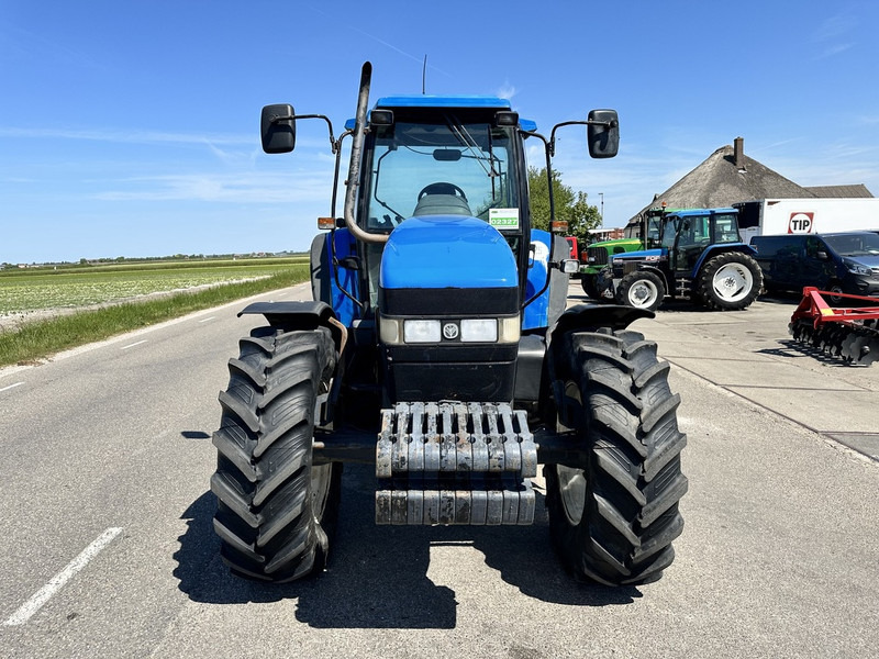 New Holland 8260 - Traktor: slika 3 New Holland 8260 - Traktor: slika 3