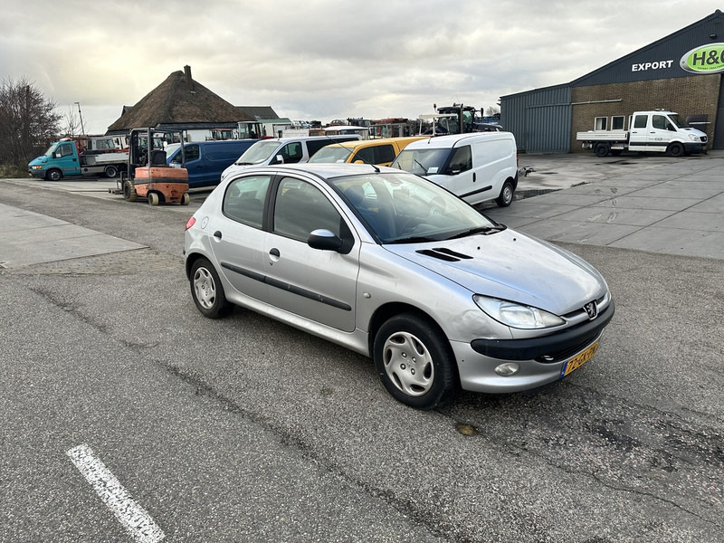 Peugeot 206 - Automobil: slika 3 Peugeot 206 - Automobil: slika 3