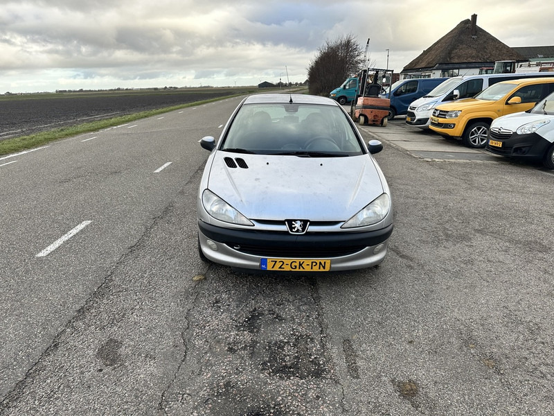 Peugeot 206 - Automobil: slika 2 Peugeot 206 - Automobil: slika 2