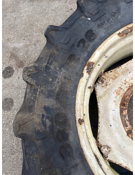 Pirelli 380\70 R28 TM700 - Felna: slika 2 Pirelli 380\70 R28 TM700 - Felna: slika 2