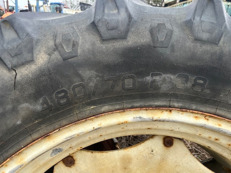 Pirelli 480\70 R38 TM 700 - Guma: slika 2 Pirelli 480\70 R38 TM 700 - Guma: slika 2