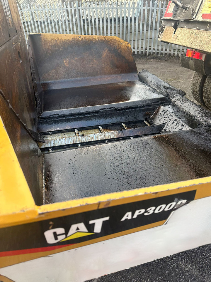 Caterpillar AP300D - Asfaltni finišer: slika 5 Caterpillar AP300D - Asfaltni finišer: slika 5