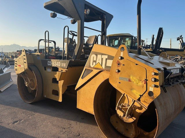 Caterpillar CB-543D XW - Valjak: slika 2 Caterpillar CB-543D XW - Valjak: slika 2
