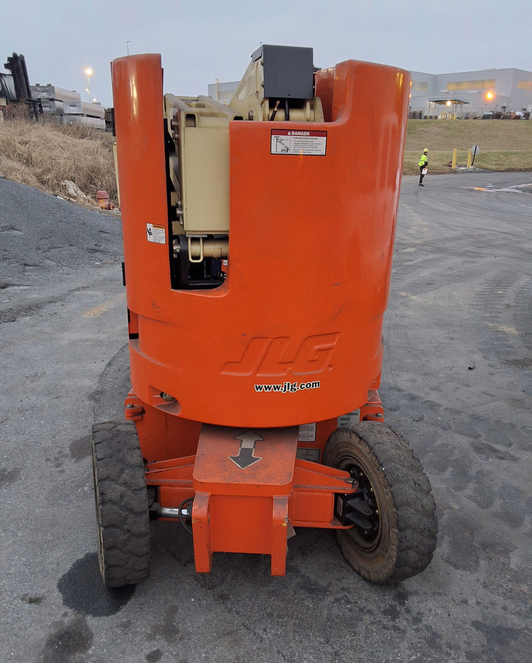JLG E300AJP - Teleskopski utovarivač na točkovima: slika 5 JLG E300AJP - Teleskopski utovarivač na točkovima: slika 5