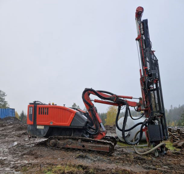 Sandvik Dino DC400Ri - Veliki kamon za bušenje: slika 2 Sandvik Dino DC400Ri - Veliki kamon za bušenje: slika 2
