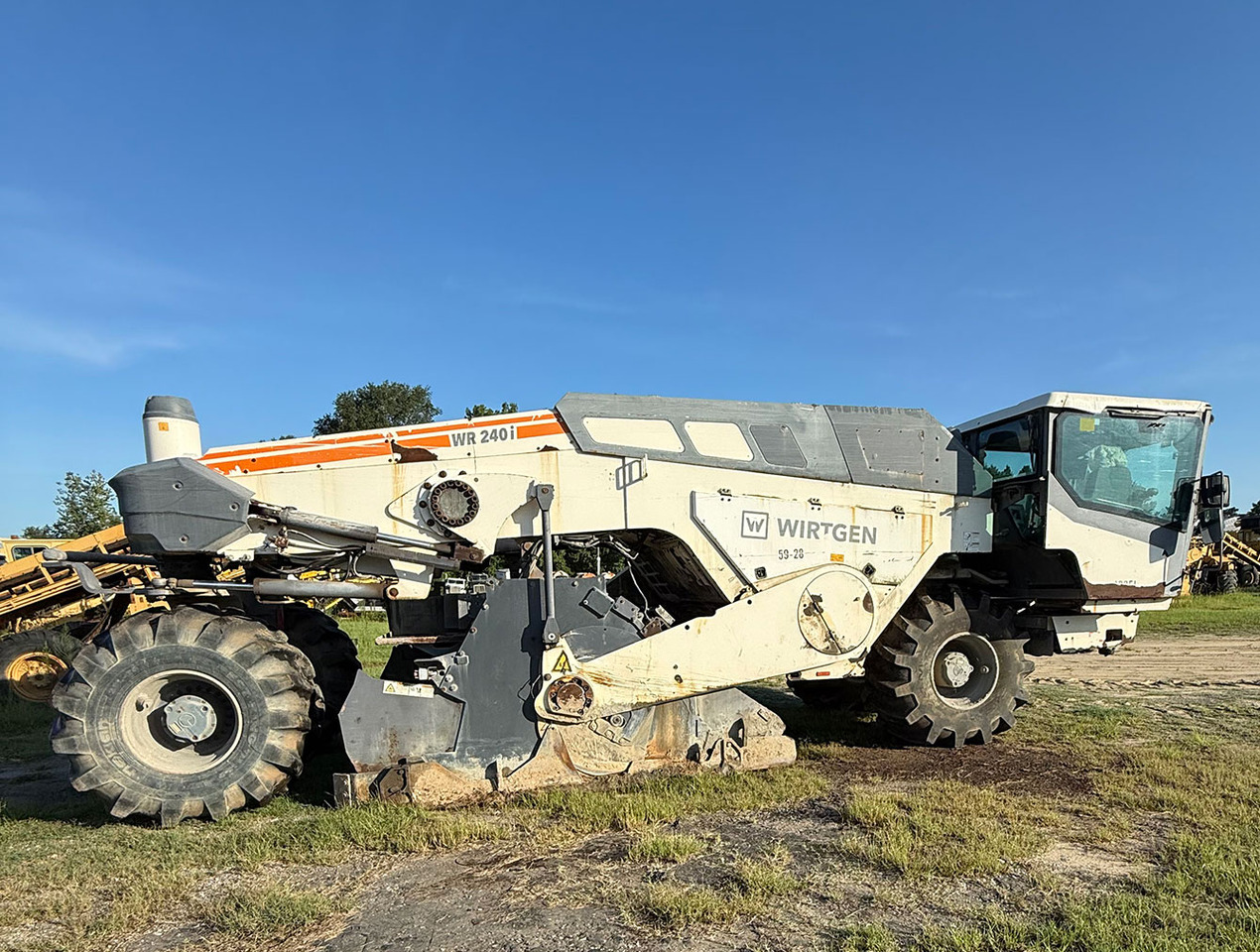 Wirtgen WR 240 I - Stabilizator zemljišta: slika 1 Wirtgen WR 240 I - Stabilizator zemljišta: slika 1