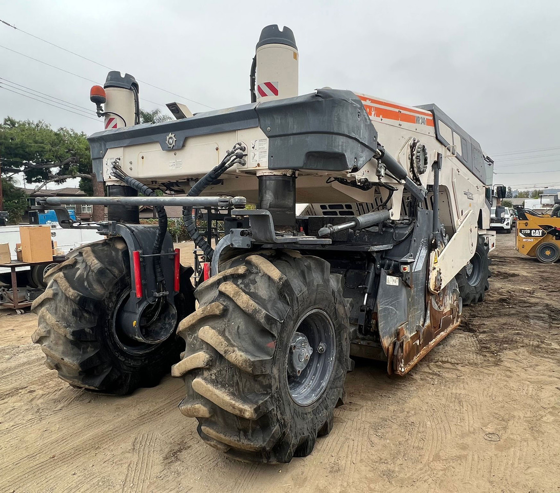 Wirtgen WR 240 I - Stabilizator zemljišta: slika 5 Wirtgen WR 240 I - Stabilizator zemljišta: slika 5