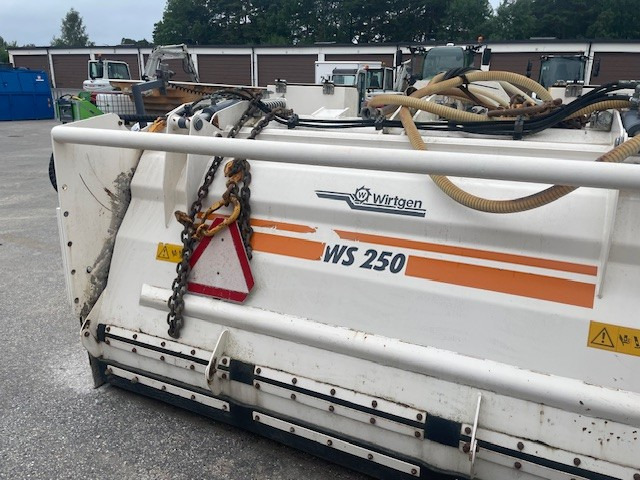 Wirtgen WS 250 - Stabilizator zemljišta: slika 2 Wirtgen WS 250 - Stabilizator zemljišta: slika 2