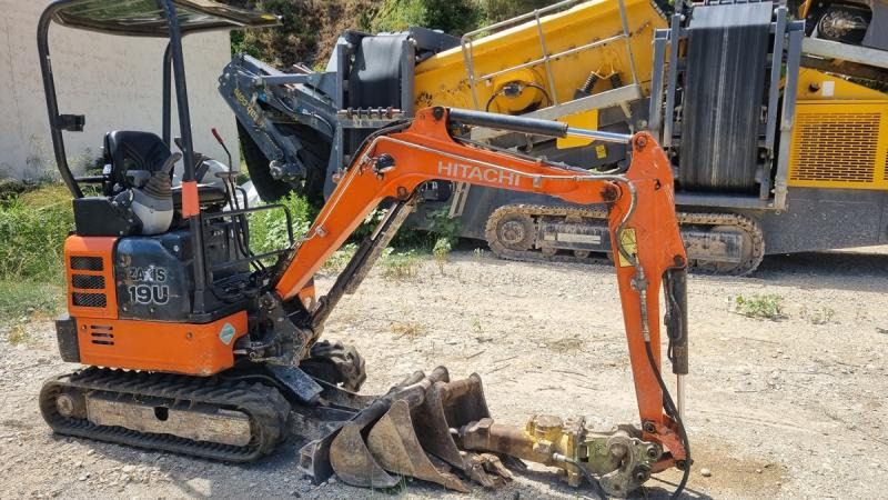 Hitachi ZAXIS 19 - Mini bager: slika 1 Hitachi ZAXIS 19 - Mini bager: slika 1